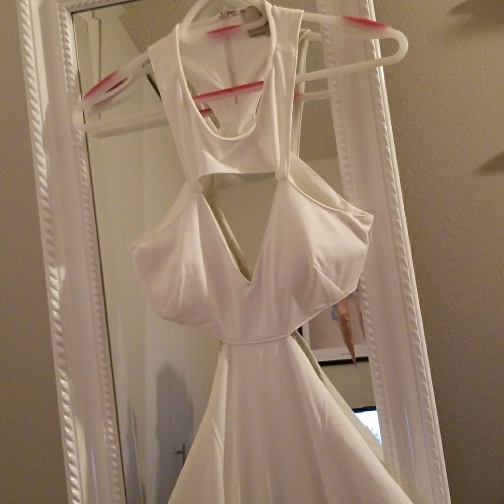 Snow white vibes.. dress